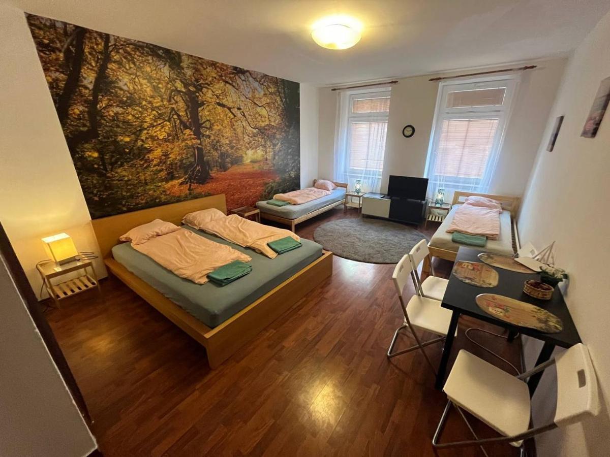 Apartments Spolkova Брно Экстерьер фото